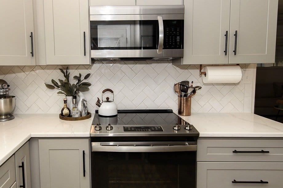 Pros and Cons of Over-the-Range Microwaves | O'Hanlon Kitchens