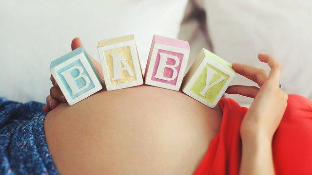 Pregnant Mum Reveals Partner Insists She Split ALL Bills During Maternity Leave