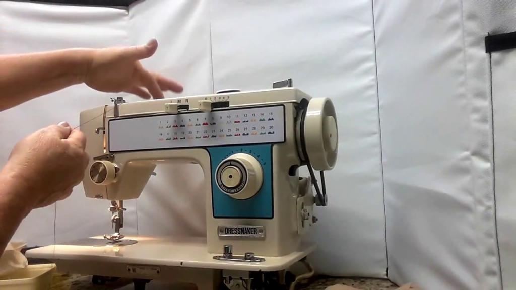 Vintage DRESSMAKER Sewing Machine Demo - YouTube