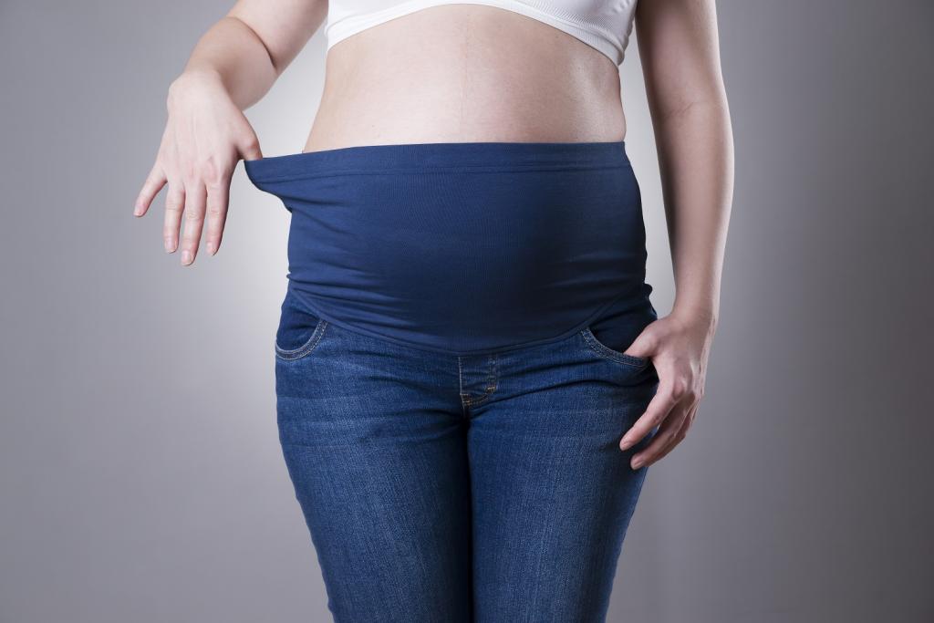 Wearing Jeans During Pregnancy: Pros and Cons - The Pulse