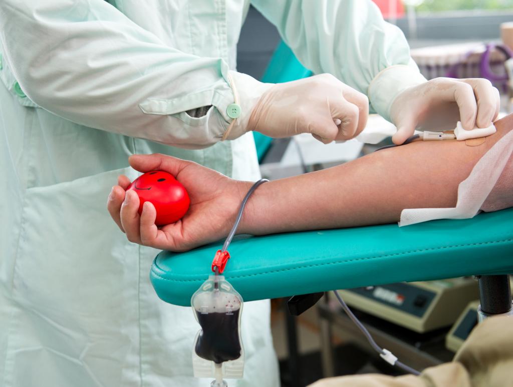 FDA lifts lifetime ban on gay men donating blood | CNN