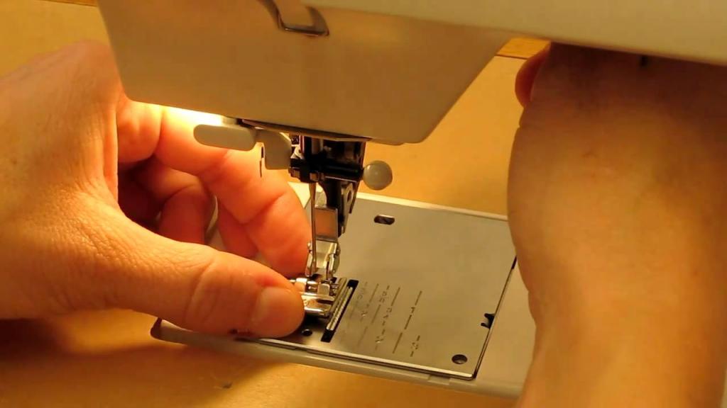 How to Change the Presser Foot of a Sewing Machine with a Snap Mechanism - YouTube