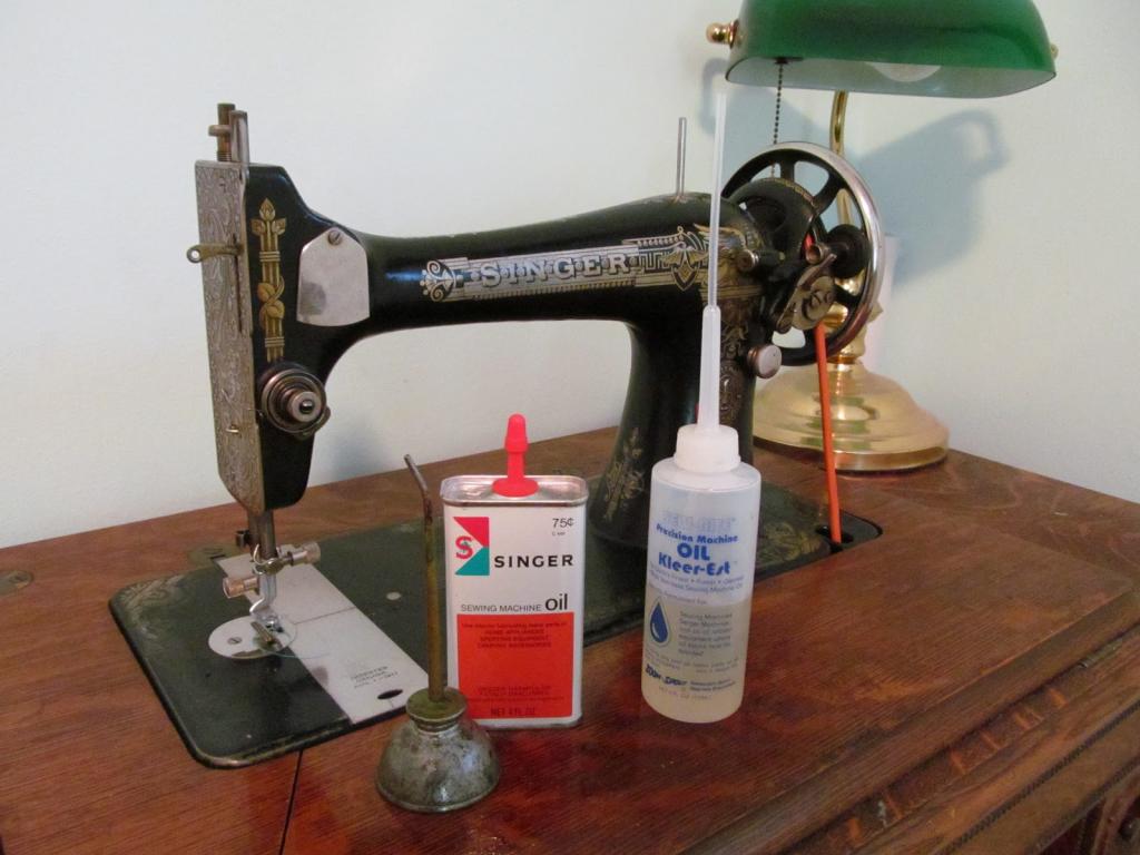 Trampled by Geese: How to clean a Vintage Singer Sewing Machine, Singer 127