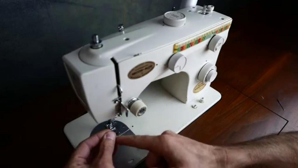 How to Thread a Home Sewing Machine and Basics for Beginners on a Necchi 2300 - YouTube