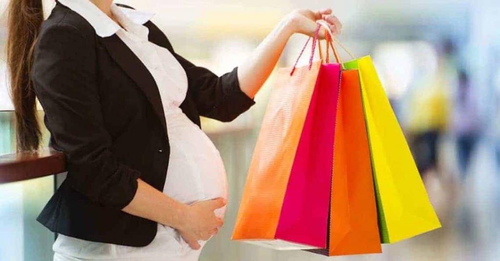 5 Reasons Why Maternity Clothes Shopping Sucks | BellyBelly