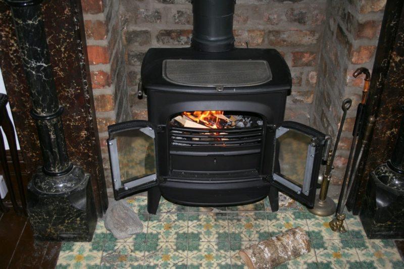 What To Put Under Wood Stove? 4 Materials To Use - Krostrade