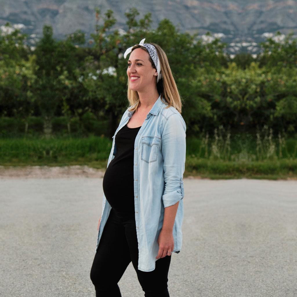 Maternity outfits you can make with regular clothes | BabyCenter