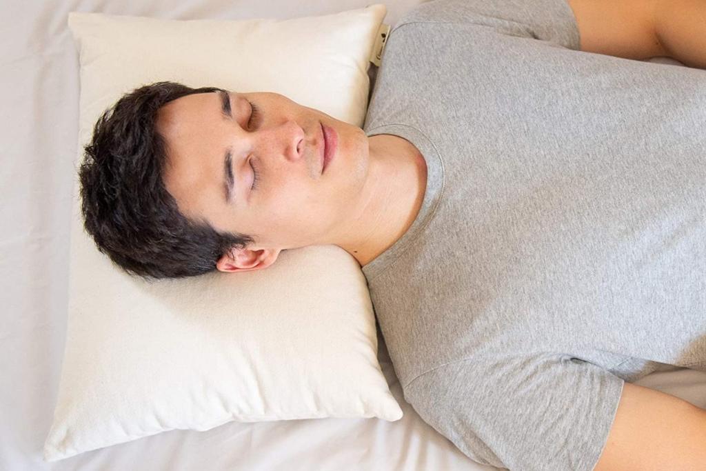 Best Buckwheat Pillows for Sleep: Buckwheat Pillow vs. Regular Pillow - Rolling Stone