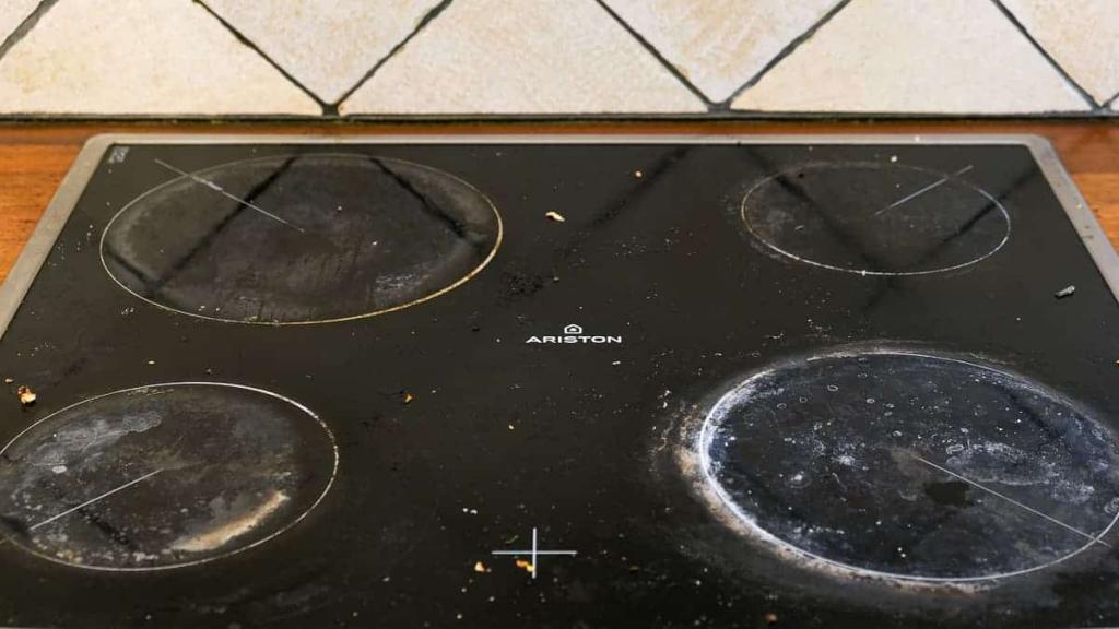 5 Steps: Clean Burnt Stove Top Glass With Baking Soda And Scraper