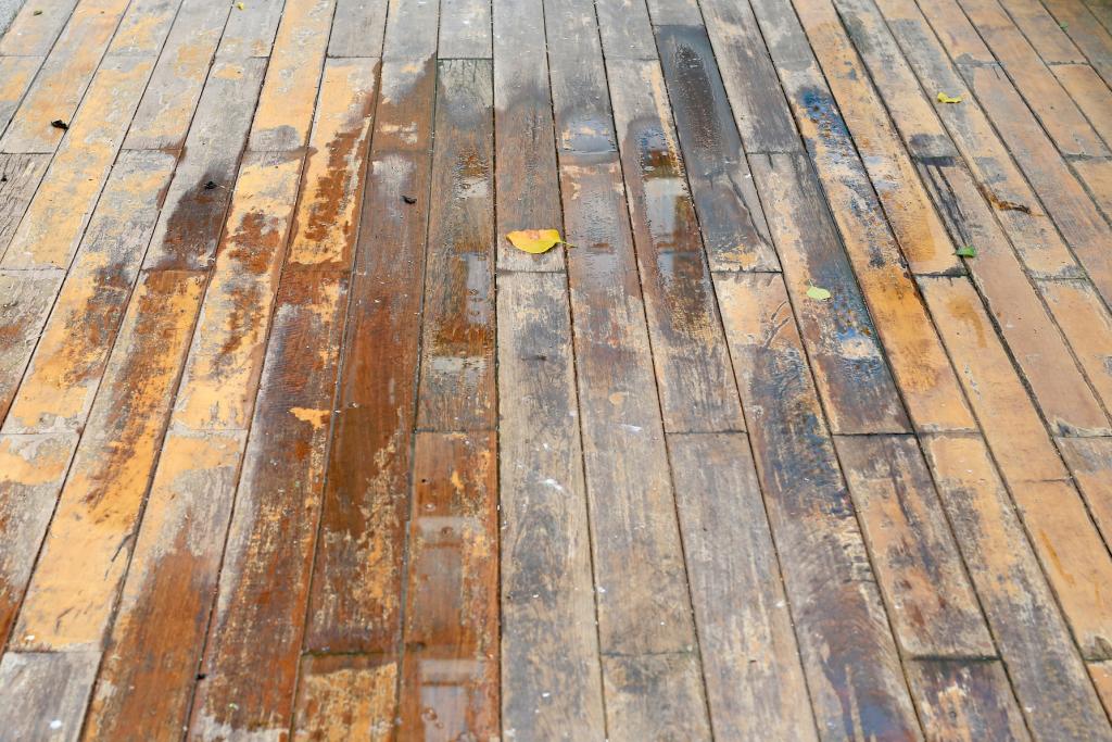 How to Remove Water Stains From Wood | LoveToKnow