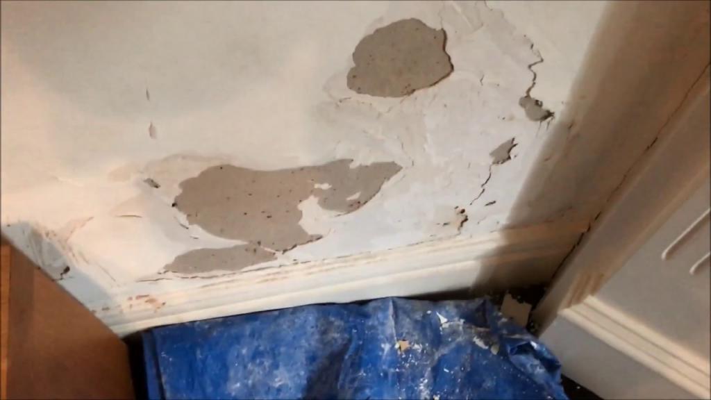 Water Damaged Plaster with Wall Paper Repair - YouTube