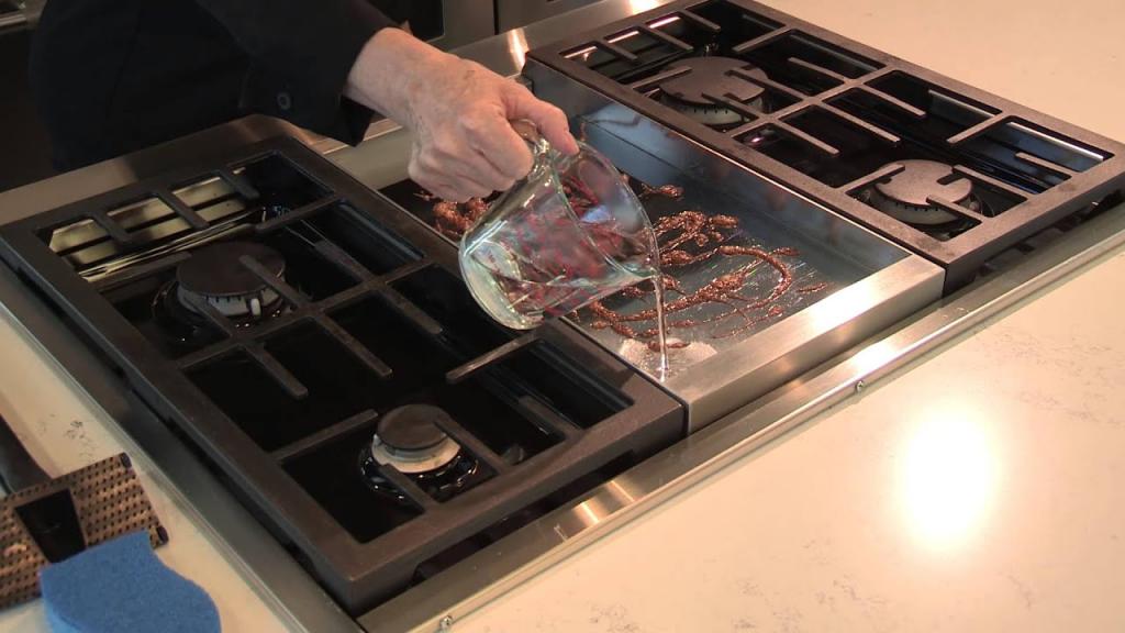 How to clean your Griddle on your stove top - YouTube