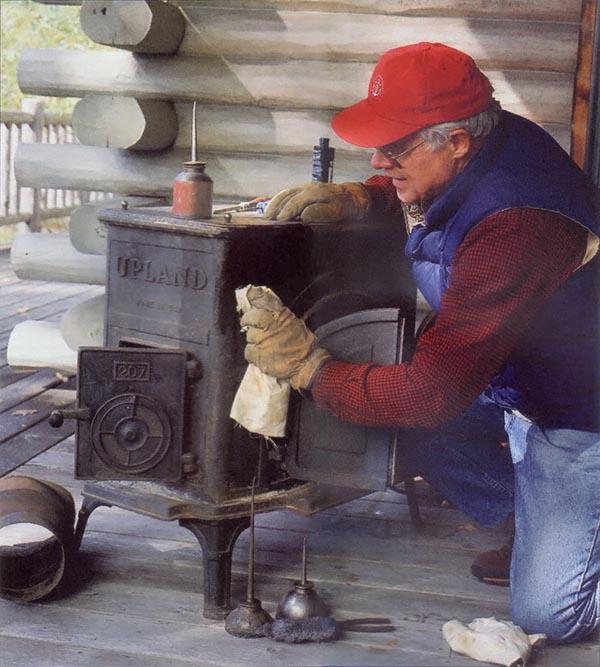 Old Wood Stoves: Making a Comeback – Mother Earth News