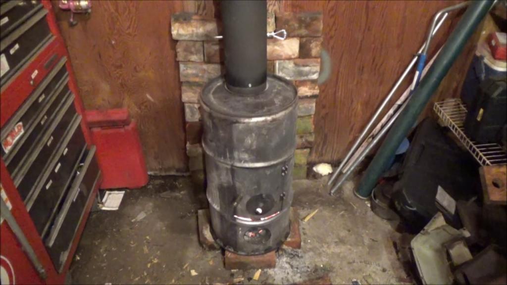 My Super Cheap DIY Wood Burner for the Garage - YouTube