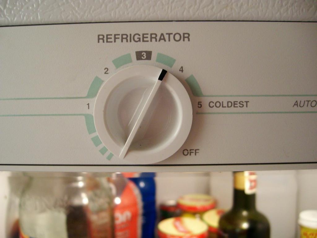 How Does a Refrigerator Work? - Dengarden
