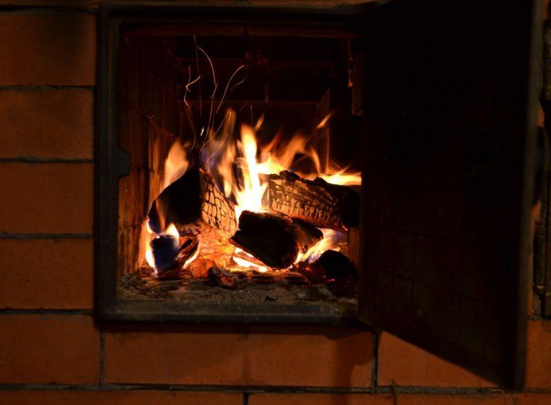 Why Does My Wood Stove Smoke Up The House? 4 Best Reasons! - Krostrade