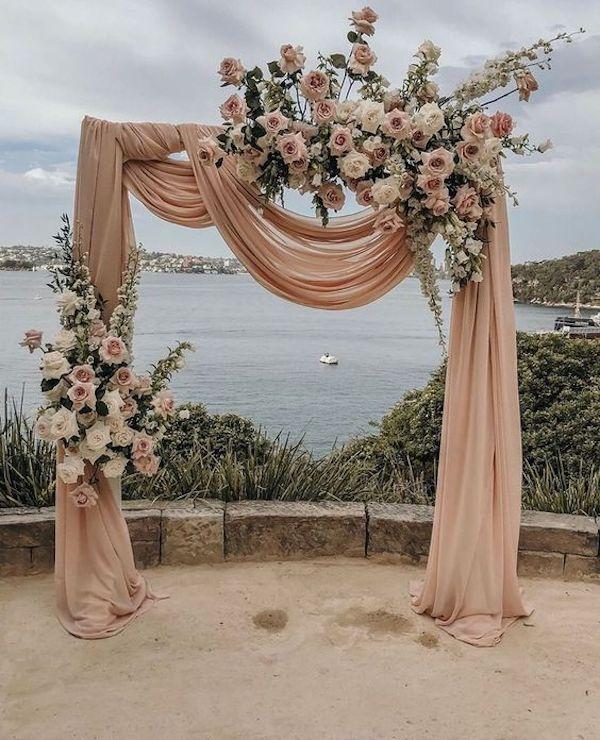 26 Gorgeous Backyard Wedding Arch Ideas To Steal - Emma Loves Weddings | Wedding arch flowers, Outdoor wedding decorations, Wedding arch