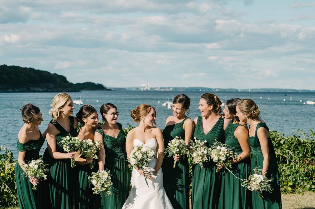 Unique Color Palette: Emerald Green Wedding Ideas