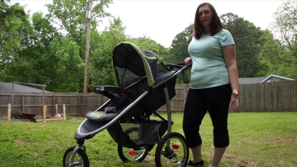 FastAction™ Fold Click Connect™ Jogger from Graco - YouTube