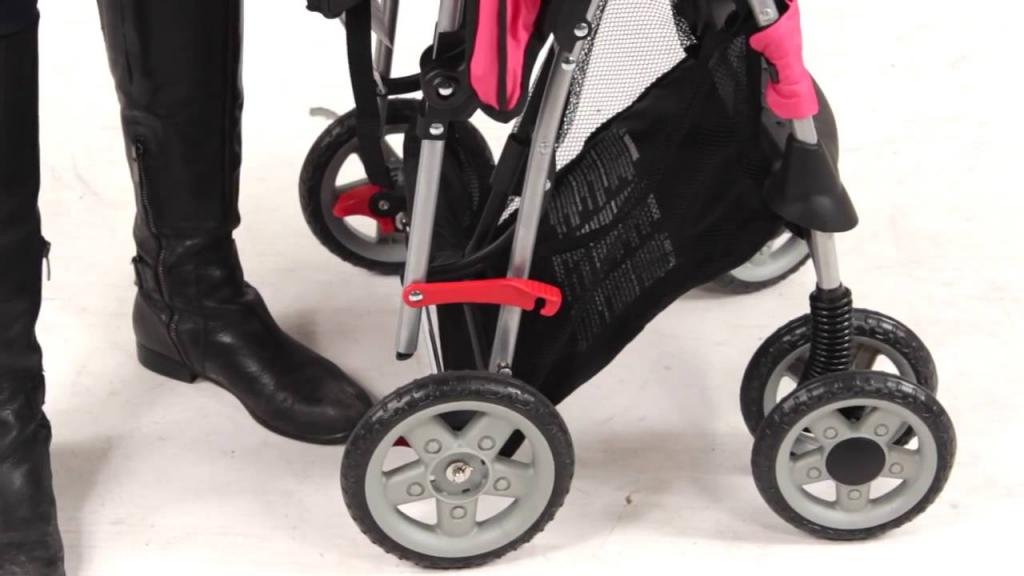 Folding and Using the Kolcraft Cloud Plus Stroller - YouTube