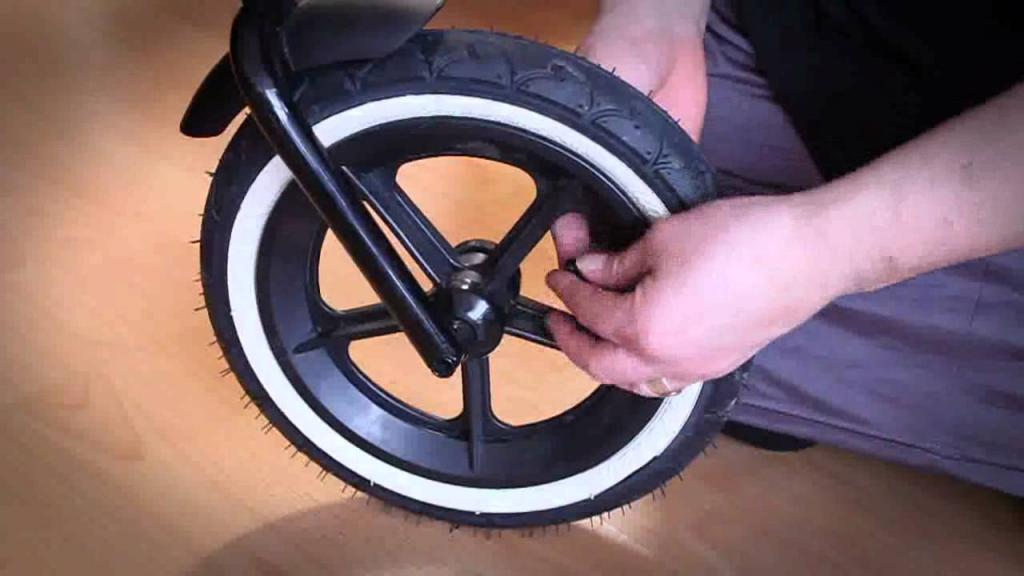 How to correctly inflate the tire of a phil&teds stroller / buggy - YouTube
