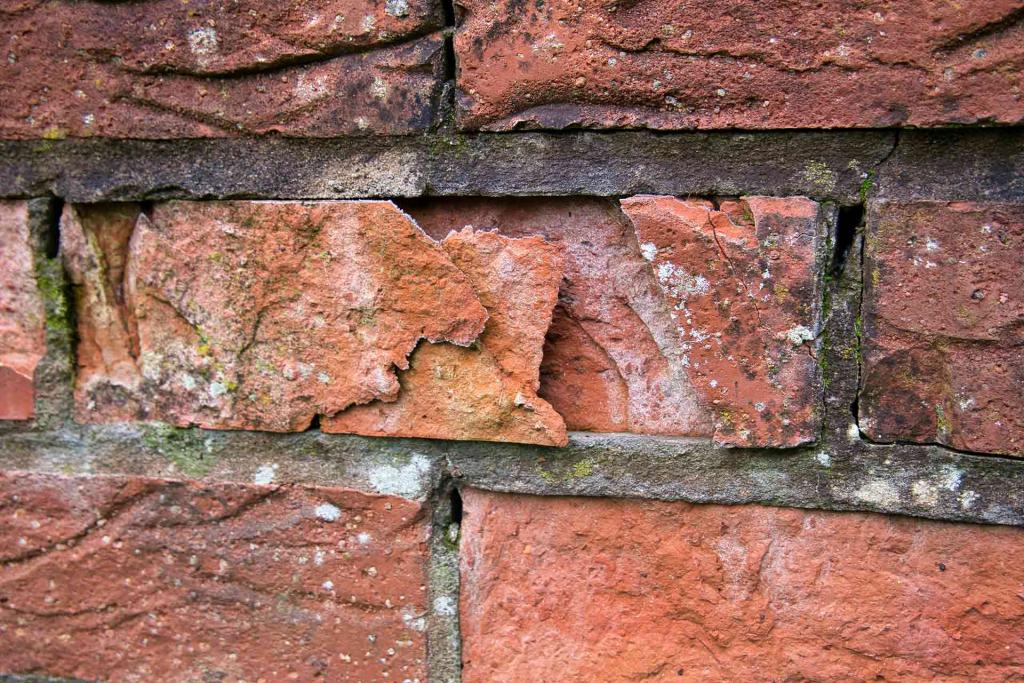 How Much Does Spalling Brick Repair Cost in 2022? | Checkatrade