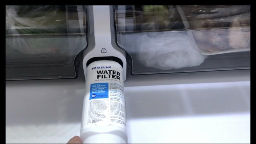 Changing the water filter/resetting alarm on Samsung French door fridge - YouTube
