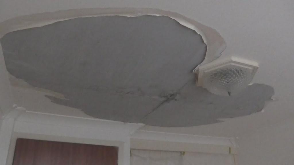 Fixing A Water Damaged Ceiling - YouTube