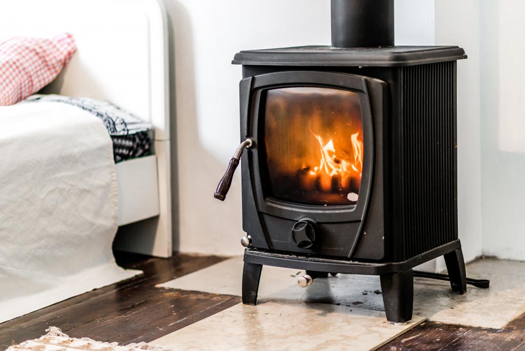 Can I Use a Barometric Damper With a Wood Stove? | Hunker