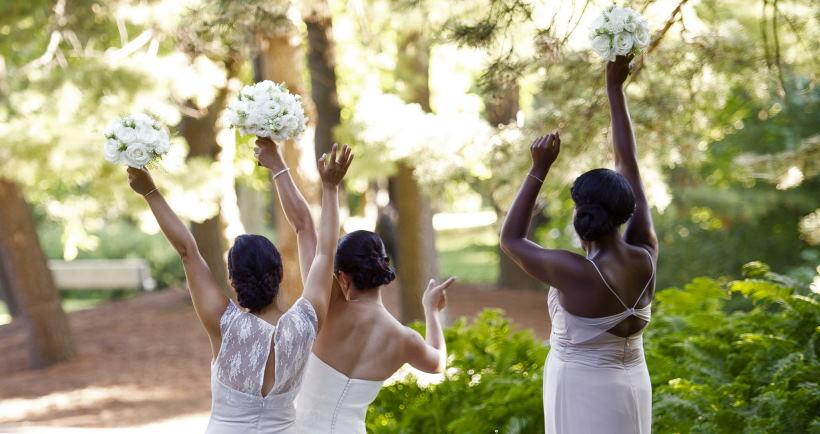 Guide to Hostess Duties at a Wedding | Royal Amethyst LLC