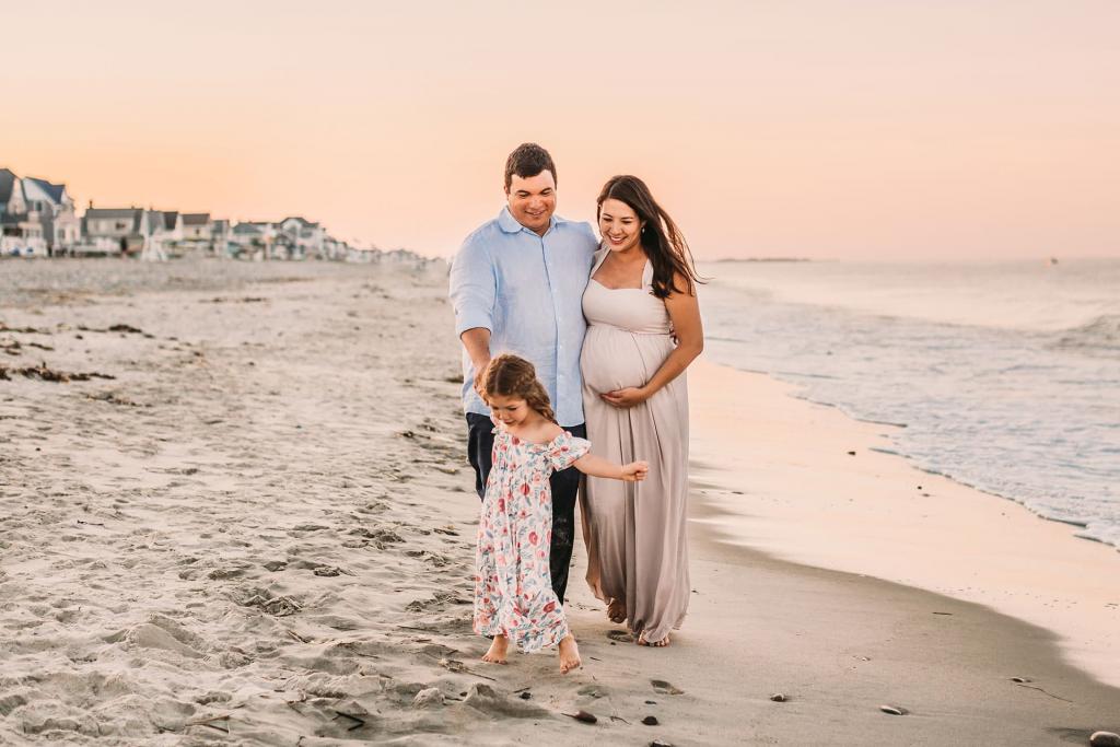 When to Schedule Maternity Photos | Boston Family Photographer