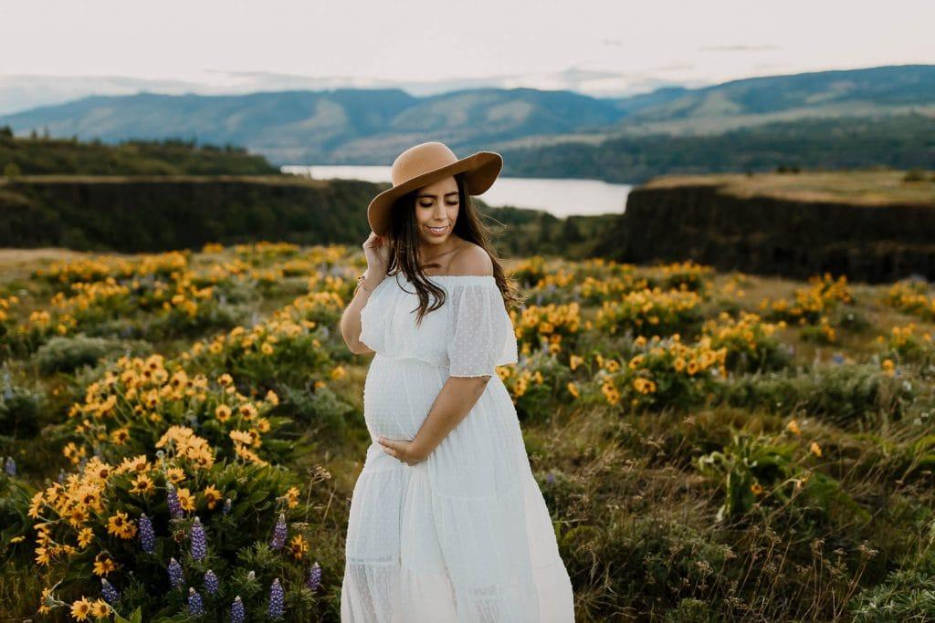 What To Wear For Maternity Photos - Becca Jean Photography