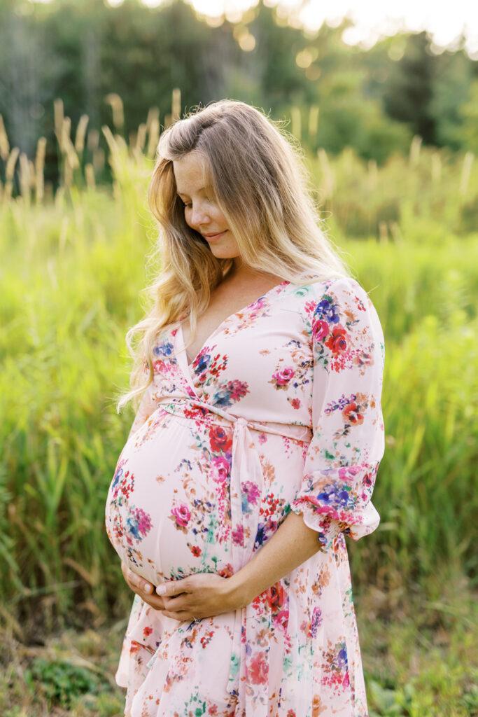 What Should I Wear to My Maternity Photoshoot? Niagara Photographer