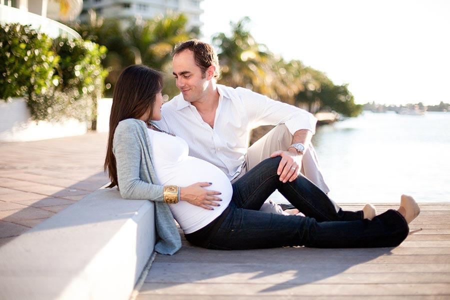 What to Wear to a Maternity Photo Session: 10 Tips to coordinate outfits