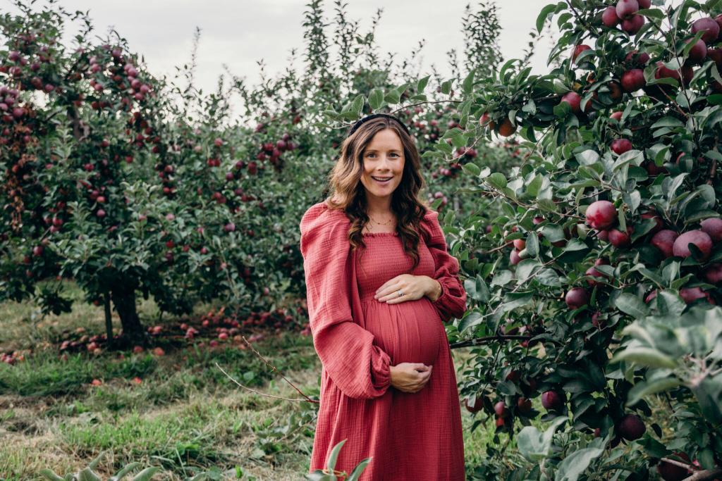 How to Style a Fall Maternity Session - Caitlin Houston